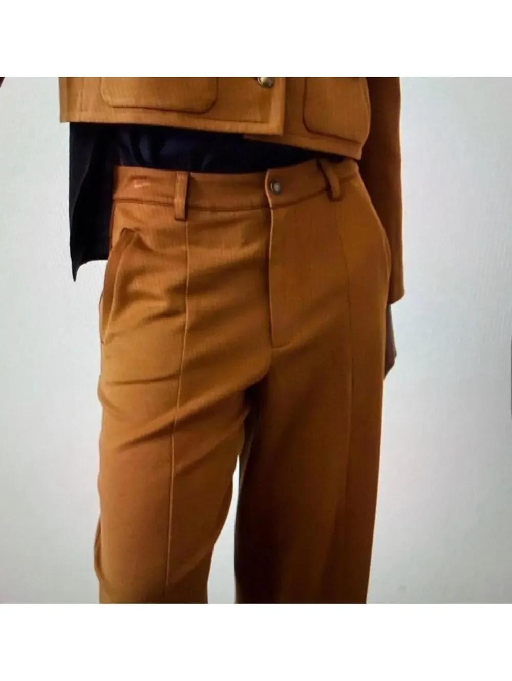 Ruti Stretch Suit Detail Oriented Tapered Pants Camel‎ Size 12 NWT